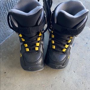 Snow board boots